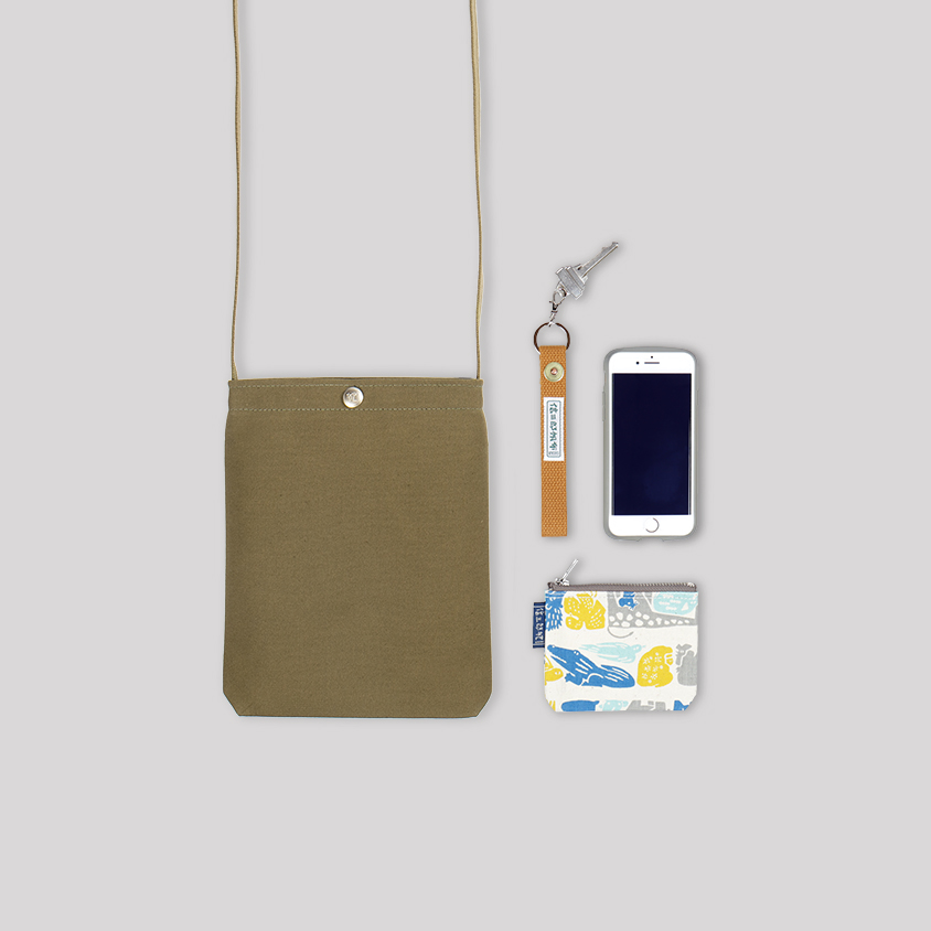 Shinzaburo's Classic Shoulder Bag | ICHIZAWA SHINZABURO HANPU