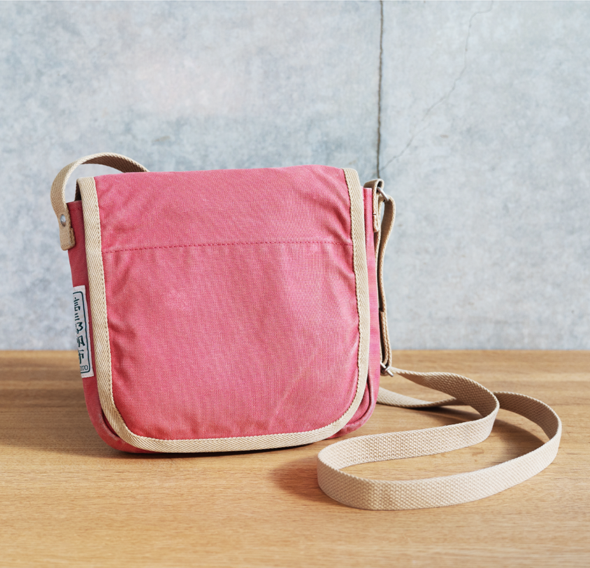 レア　一澤信三郎帆布　ボストンバッグ　赤 印象に残る優しい赤 | 一澤信三郎帆布