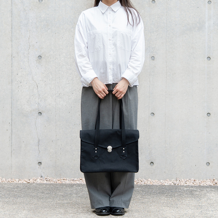 黒 / モデル: 160 cm