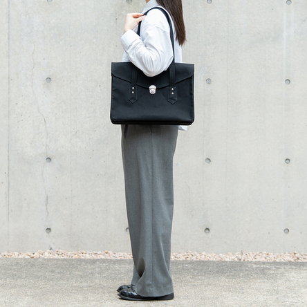 黒 / モデル: 160 cm