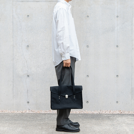 黒 / モデル: 175 cm