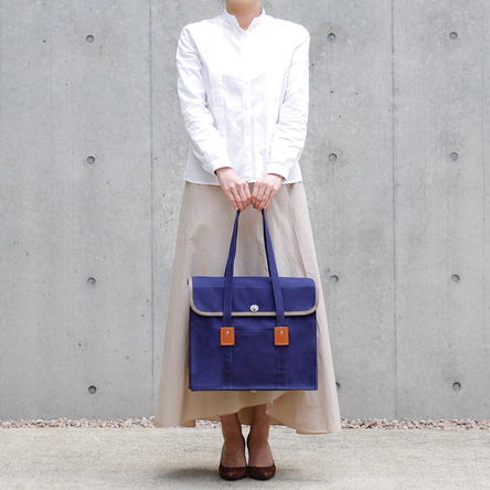 人気のレディース帆布(キャンバス)バッグを仕立てるブランドのおすすめの帆布バッグは一澤信三郎帆布のH-19大