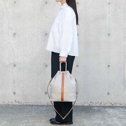 Off-white / Linen × Beige / model: 160 cm
