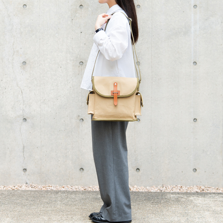 Beige × Olive-green / model: 160 cm