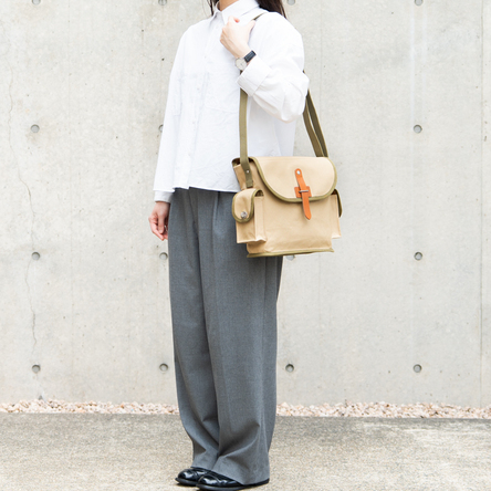 Beige × Olive-green / model: 160 cm
