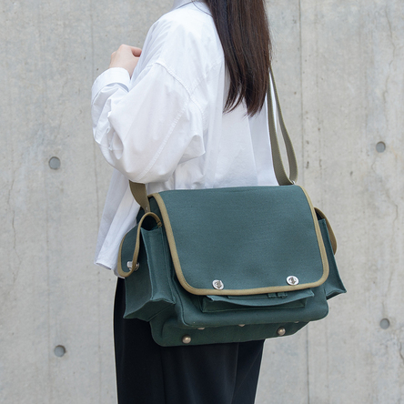 Deep green × Olive green / Model: 160 cm