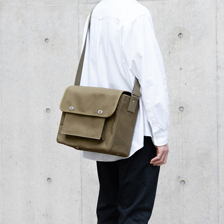 Olive-green × Olive-green / model: 175 cm