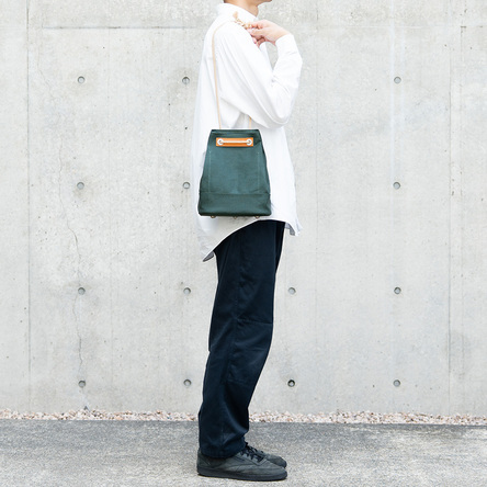 緑麻 / モデル:180 cm
