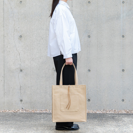 ベージュ / モデル: 160 cm