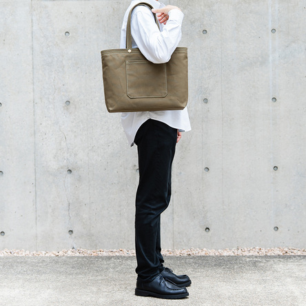 Olive-green / model:180 cm
